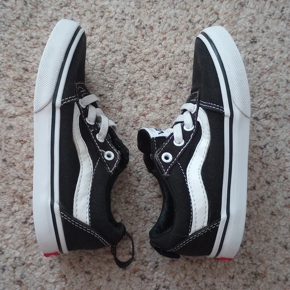 Old Skool Vans Toddlers Shoes - Picture 2 of 10